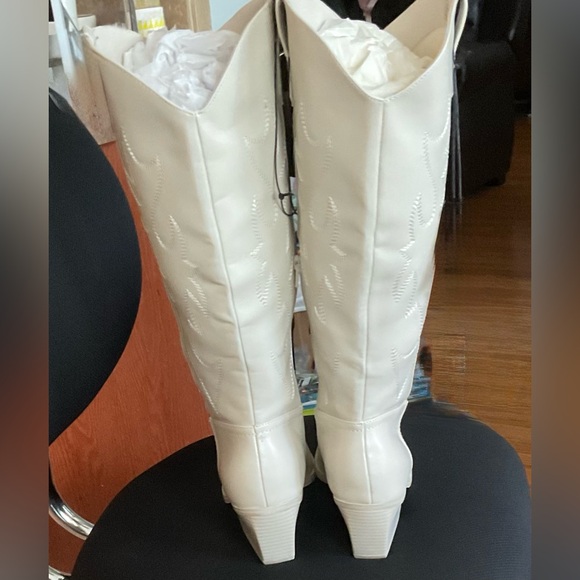 Madden NYC Elegant Off White Heeled Boots for Women Size 11 - Picture 4 of 14